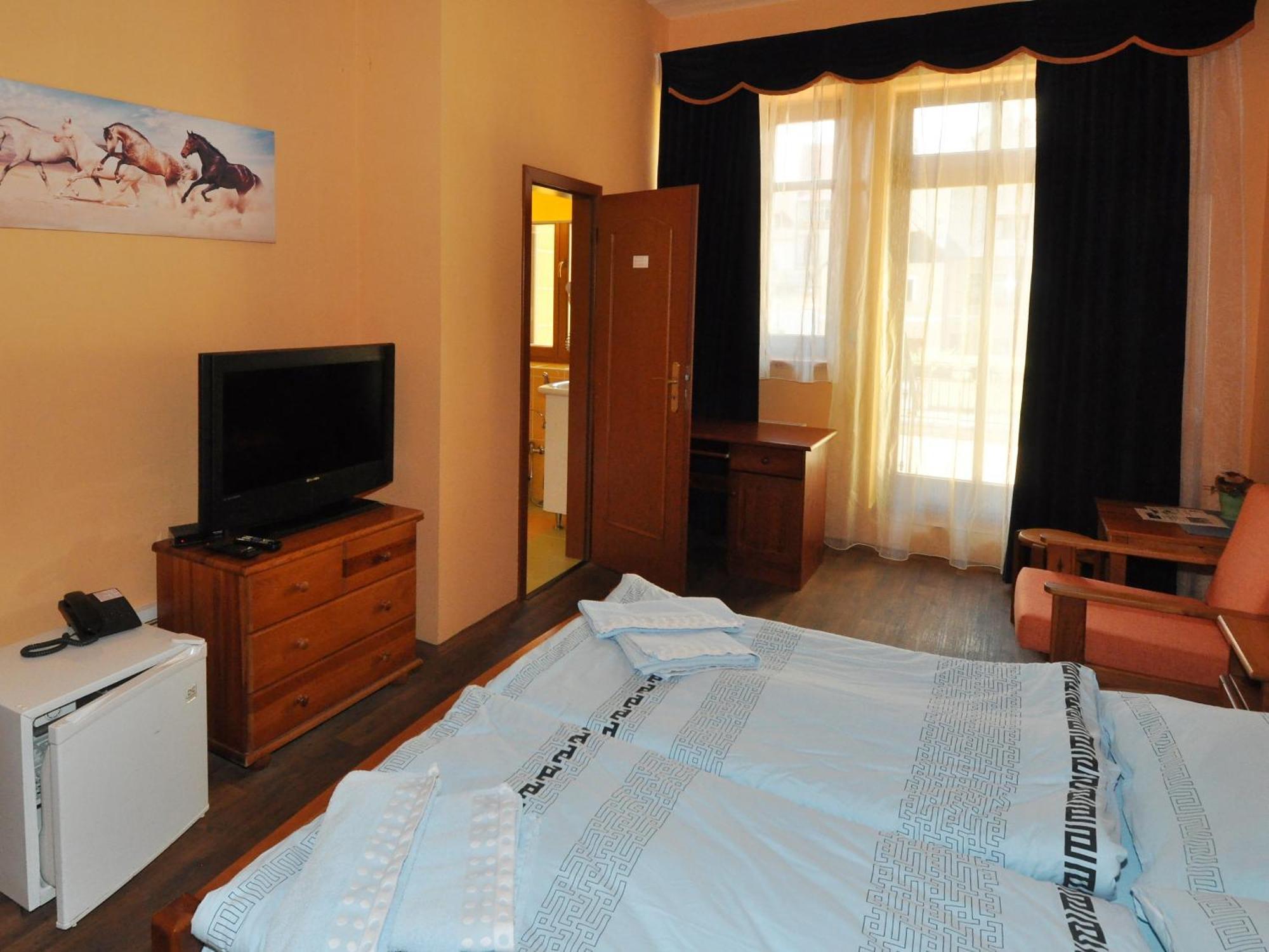 Hotel U Radnice Louny Quarto foto